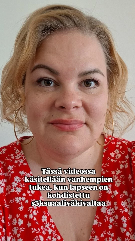 Kun omaan lapseen on kohdistettu s3ksuaaliväkivaltaa, voi mielessä olla monenlaisia ajatuksia ja tunteita.  "Miten tuen lastani?"
"Selviääkö hän tästä ikinä?"
"Selviänkö minä?"
"Olisiko pitänyt pystyä estämään tämä?"  Ja paljon muuta.  Näitä ja kaikkia muitakin ajatuksia ja tunteita voi purkaa Nuorten Exitin vanhemmille ja muille läheisille tarkoitetuissa tukipalveluissa. Varaa aika etätapaamiseen osoitteesta nuortenexit.fi.