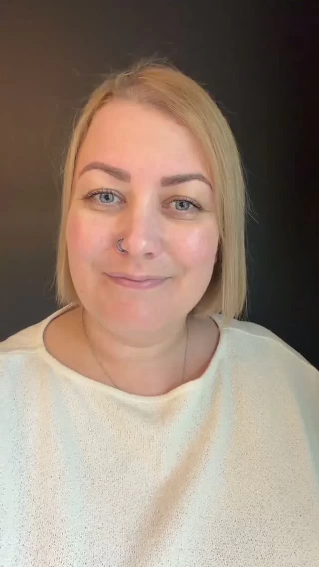Haluatko vahvistaa osaamistasi nuoriin kohdistuvan seksuaaliväkivallan ehkäisyssä ja saada konkreettisia keinoja puheeksi ottamiseen ja tukemiseen?  Nuorten Exitin ja Pohjois-pohjanmaan kesäyliopiston yhteistyössä järjestämä seksuaaliväkivaltatyön täydennyskoulutus tarjoaa ajankohtaista tietoa, käytännön työkaluja ja tilaa ammatilliselle reflektiolle.  Koulutuksessa käsitellään muun muassa seksuaalikasvatuksen roolia ennaltaehkäisyssä, suostumusta ja rajoja, seksuaaliväkivaltaan liittyviä teemoja ja työntekijän jaksamista. Koulutuksessa kerätään menetelmiä ja materiaaleja koko työyhteisön käyttöön.  ☀️ Kenelle: sosiaali-, terveys-, kasvatus- ja ohjausalan ammattilaisille, jotka kohtaavat työssään 13–29-vuotiaita nuoria
☀️ Koulutuspäivät: ke 7.10., ke 4.11. ja ke 2.12.2026 klo 8.30–15.30
☀️ Toteutus: etäyhteydellä (sis. ennakko- ja välitehtäviä omalla työpaikalla)  ☀️ Hinta: 300 €  Ilmoittaudu mukaan – kaikki koulutuksen tiedot löytyvät niin Nuorten Exitin (nuortenexit.fi) kuin kesäyliopiston nettisivuilta.